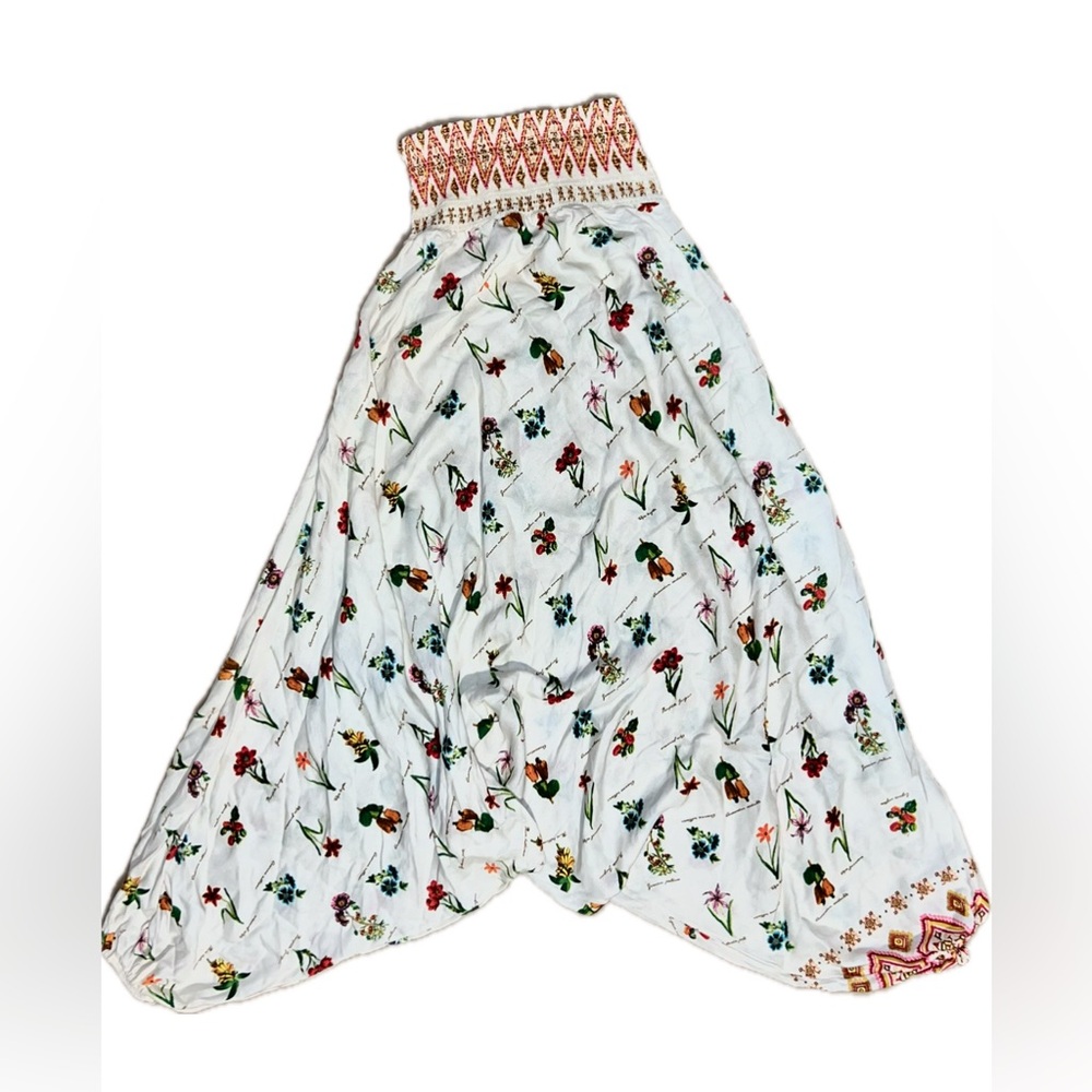 Off-White & Multicolor Flower Pattern Mishupant Y… - image 1